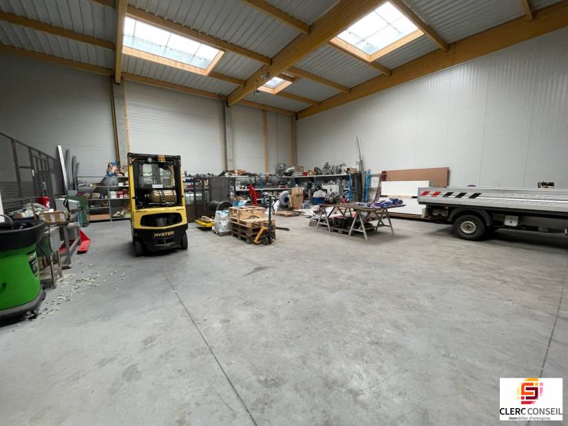 Location - Local d'activité 366m² - Honguemare-guenouville