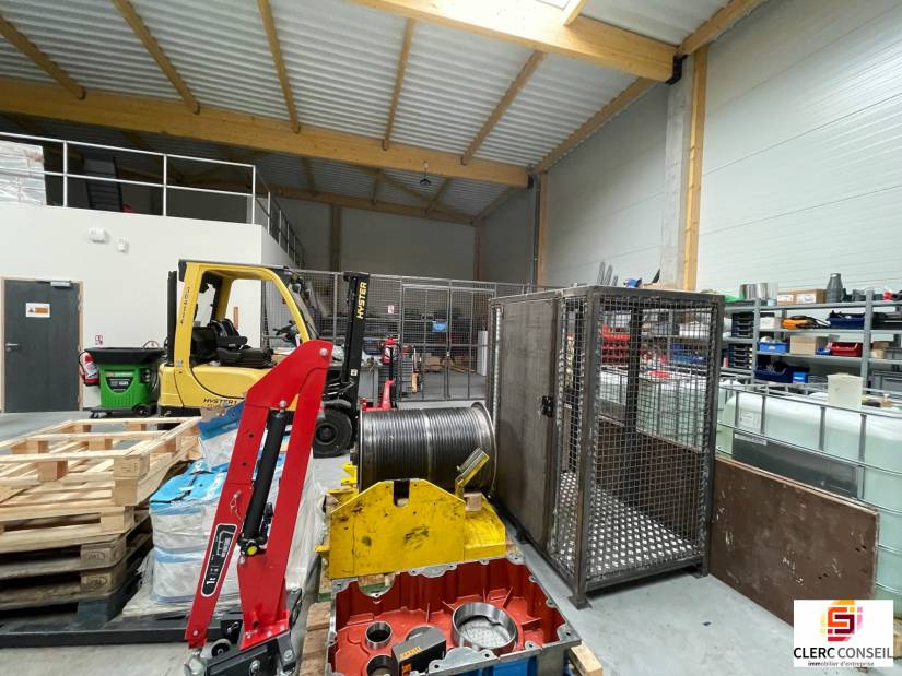 Location - Local d'activité 366m² - Honguemare-guenouville