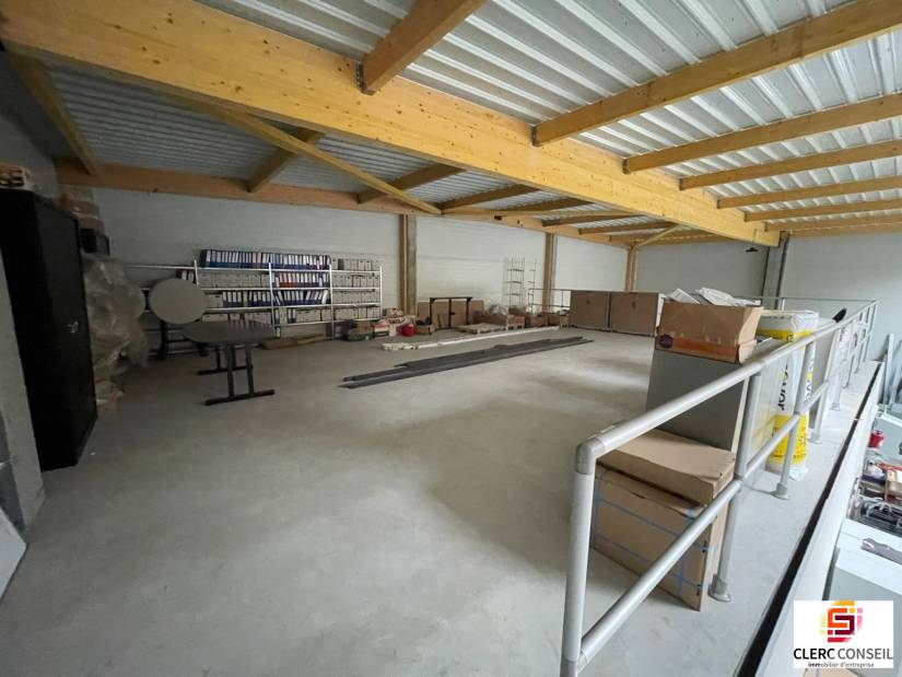 Location - Local d'activité 366m² - Honguemare-guenouville