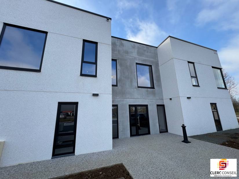Location - Bureaux 456m² - Saint-martin-du-vivier