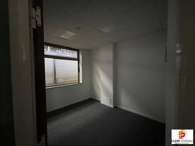 Location - Local commercial 133m² - Val-de-reuil