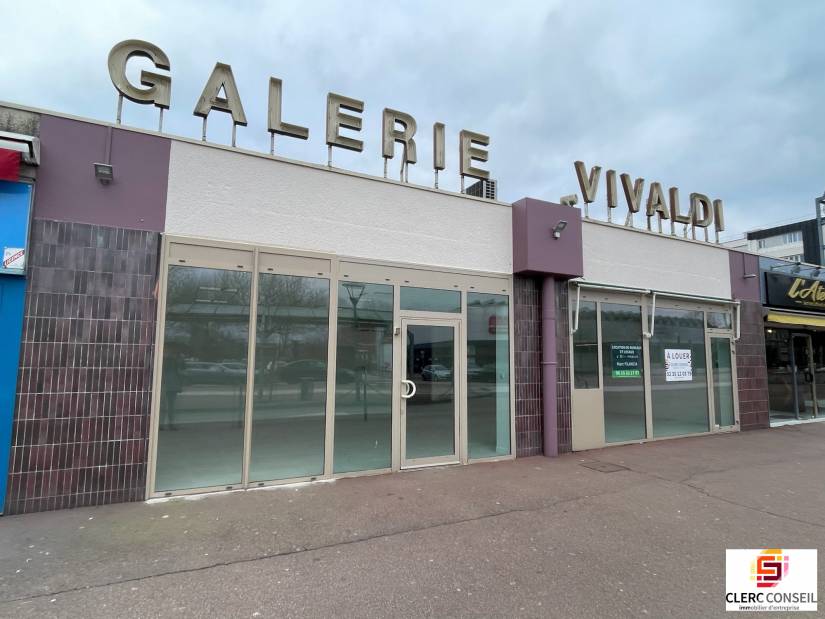 Location - Local commercial 133m² - Val-de-reuil
