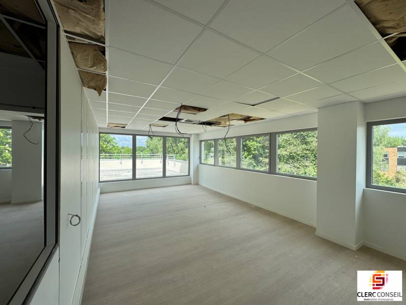Location - Bureaux 449m² - Mont-saint-aignan