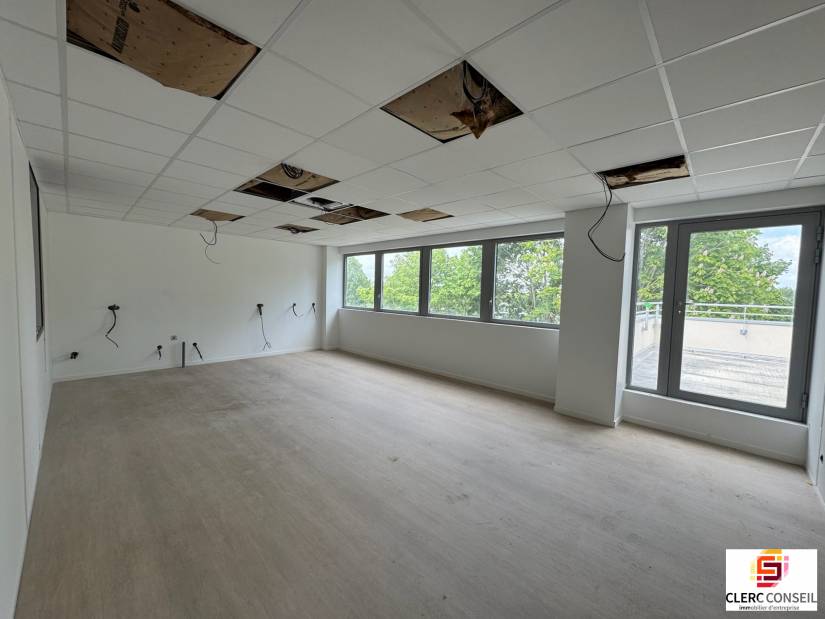 Location - Bureaux 449m² - Mont-saint-aignan