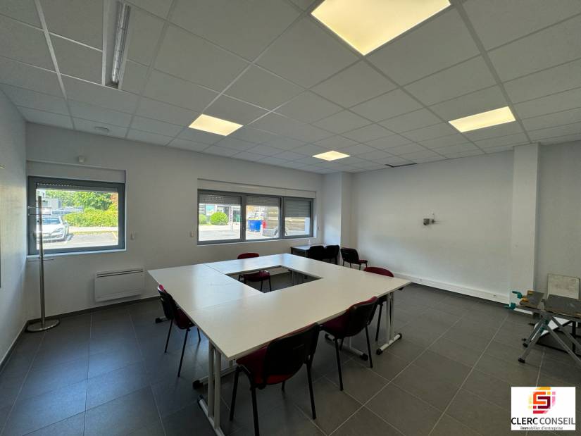 Location - Bureaux 305m² - Mont-saint-aignan