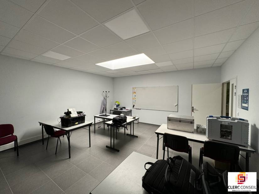 Location - Bureaux 305m² - Mont-saint-aignan