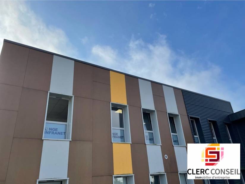 Location - Bureaux 170m² - Boos