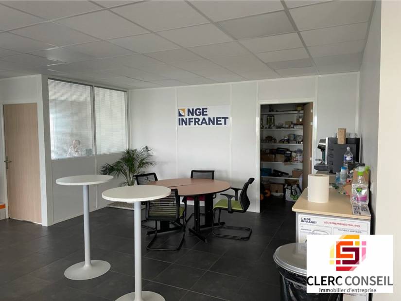 Location - Bureaux 170m² - Boos