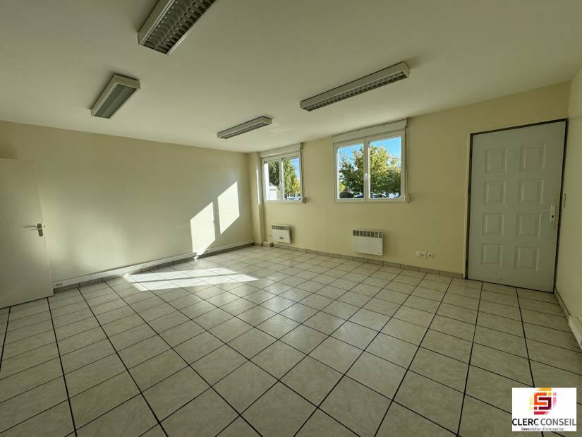 Location - Bureaux 54m² - Évreux