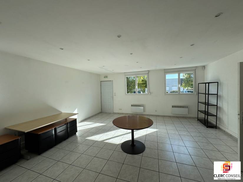 Location - Bureaux 54m² - Évreux