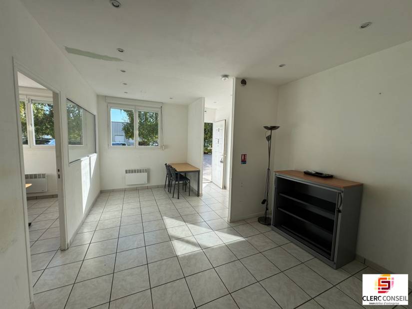 Location - Bureaux 54m² - Évreux
