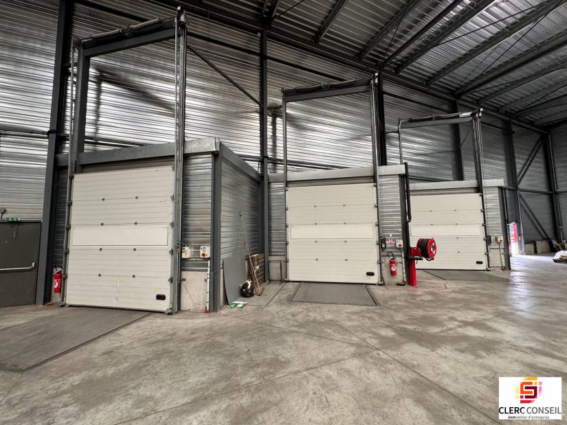 Location - Local d'activité 2750m² - Heudebouville