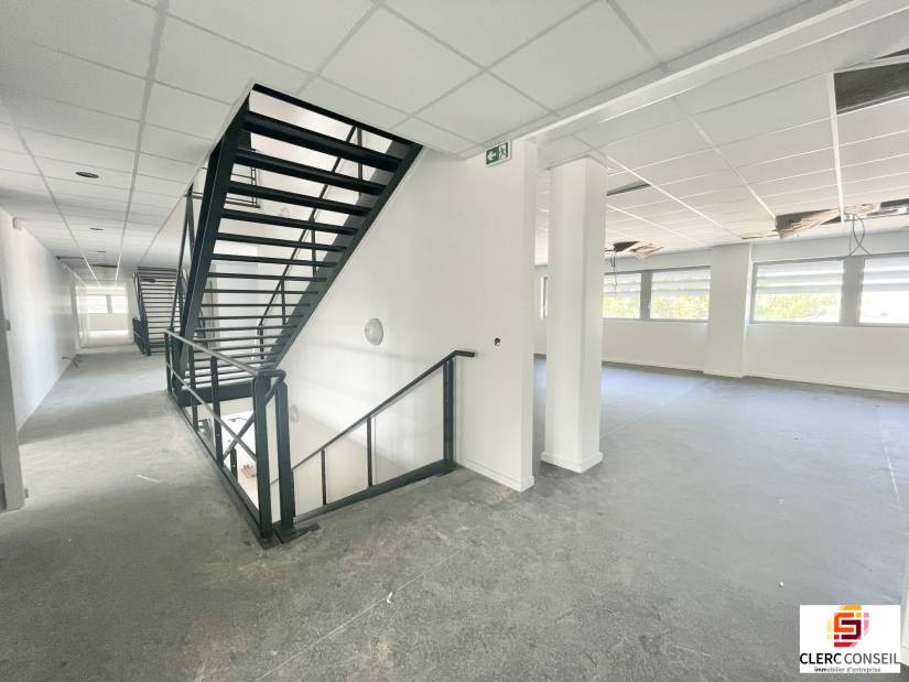 Location - Bureaux 144m² - Mont-saint-aignan