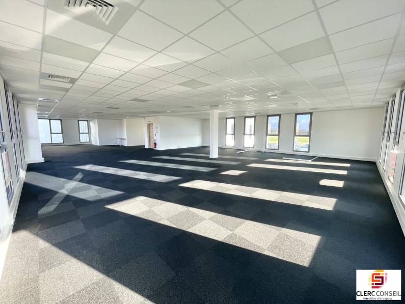 Location - Bureaux 282m² - Saint-martin-du-vivier