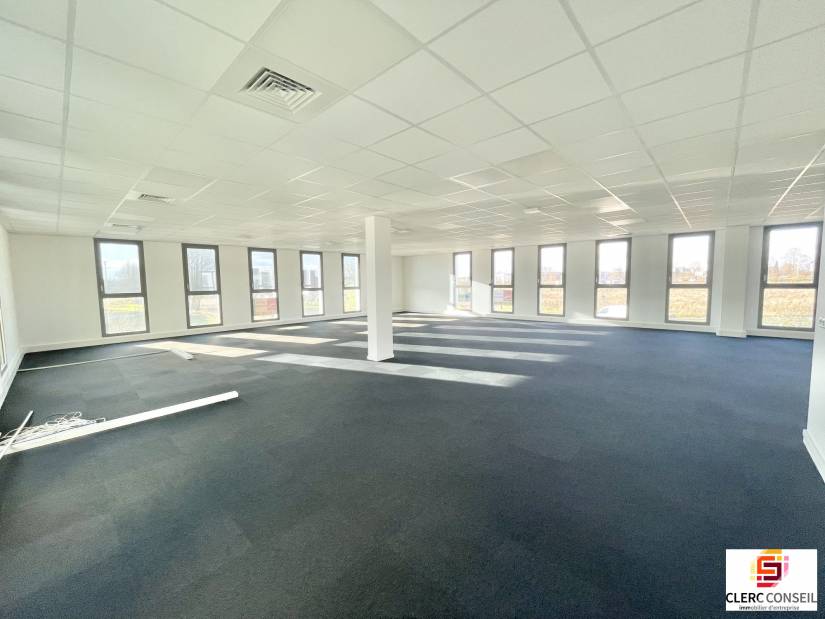 Location - Bureaux 282m² - Saint-martin-du-vivier