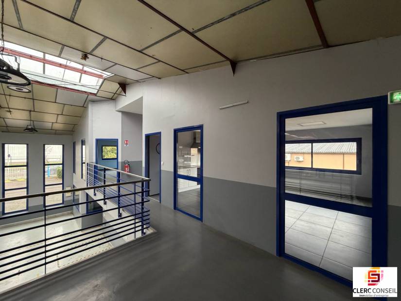 Location - Local d'activité 3105m² - Louviers