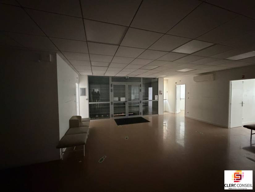 Location - Bureaux 548m² - Petit-couronne