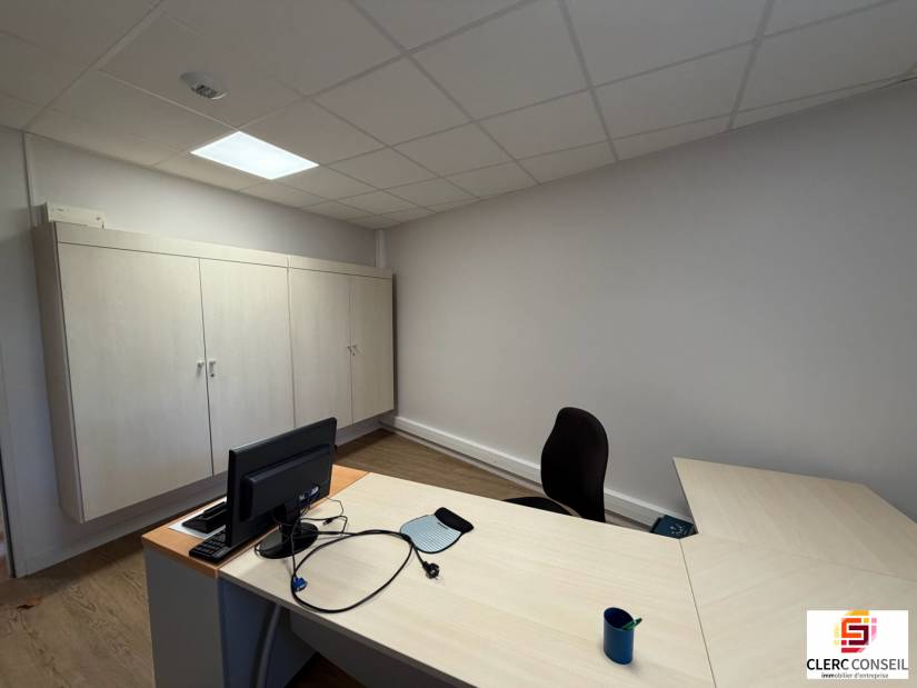 Vente - Bureaux 886m² - Bois-guillaume