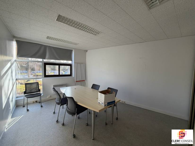 Vente - Bureaux 886m² - Bois-guillaume
