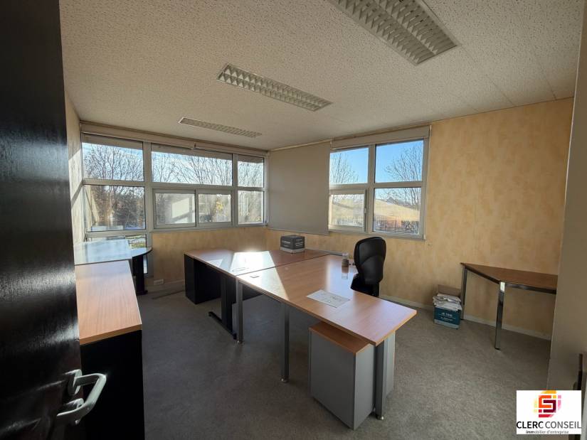 Vente - Bureaux 886m² - Bois-guillaume