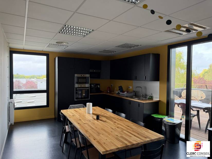 Location - Bureaux 79m² - Mont-saint-aignan