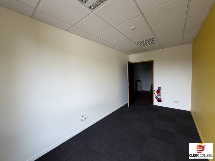 Location - Bureaux 79m² - Mont-saint-aignan