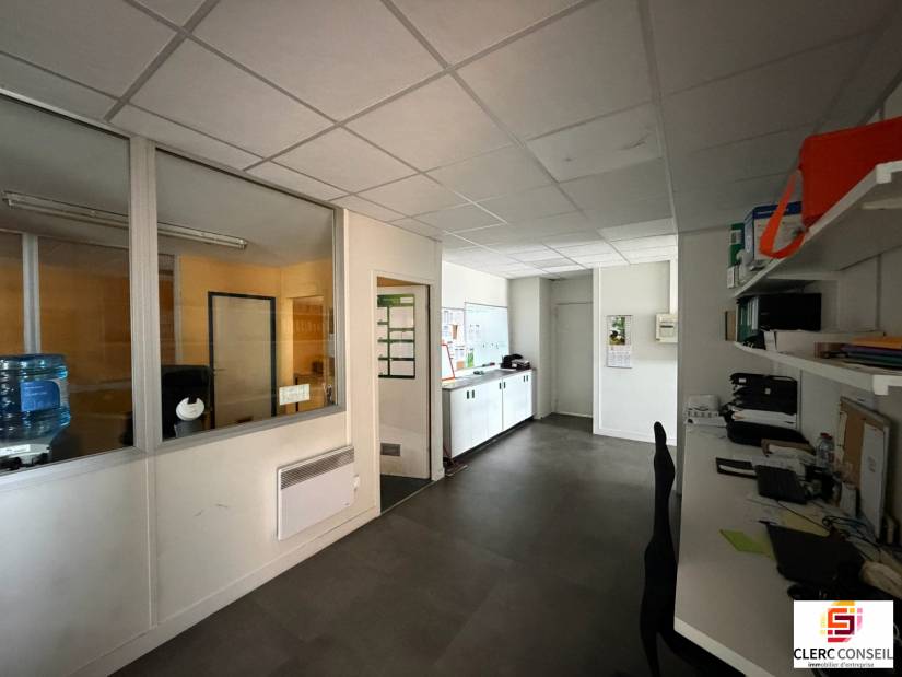 Location - Local d'activité 1739m² - Sotteville-lès-rouen