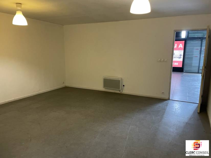 Location - Local commercial 330m² - Normanville
