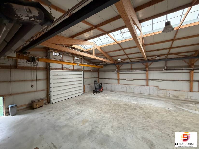 Vente - Local d'activité 825m² - Eslettes