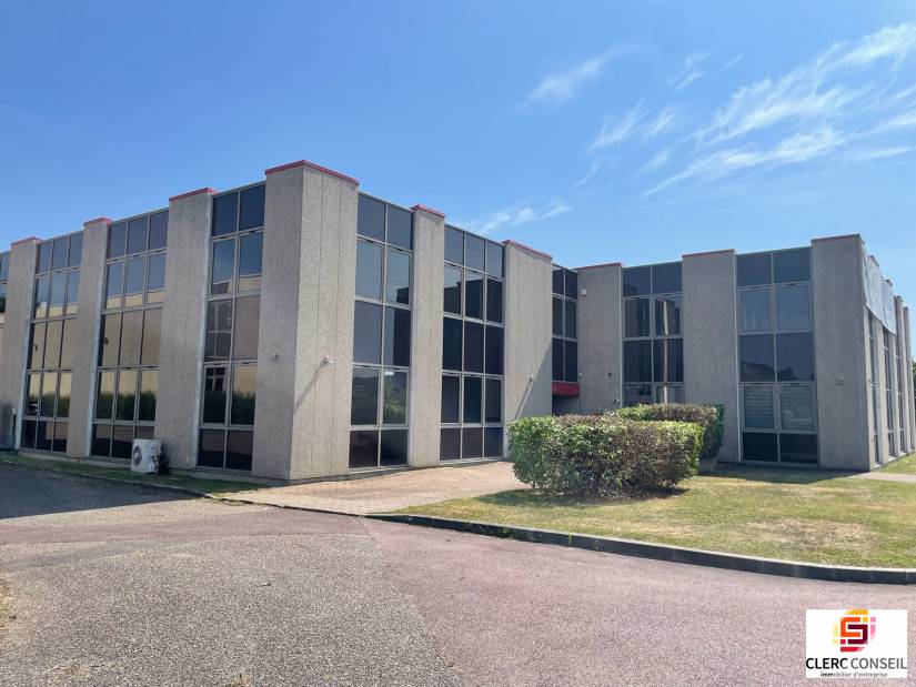 Location - Bureaux 970m² - Val-de-reuil
