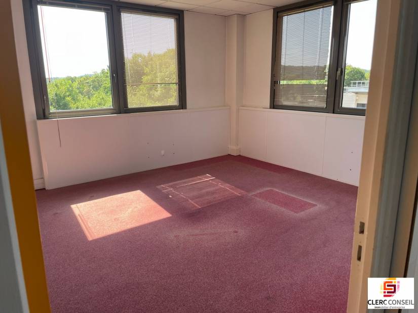 Location - Bureaux 970m² - Val-de-reuil