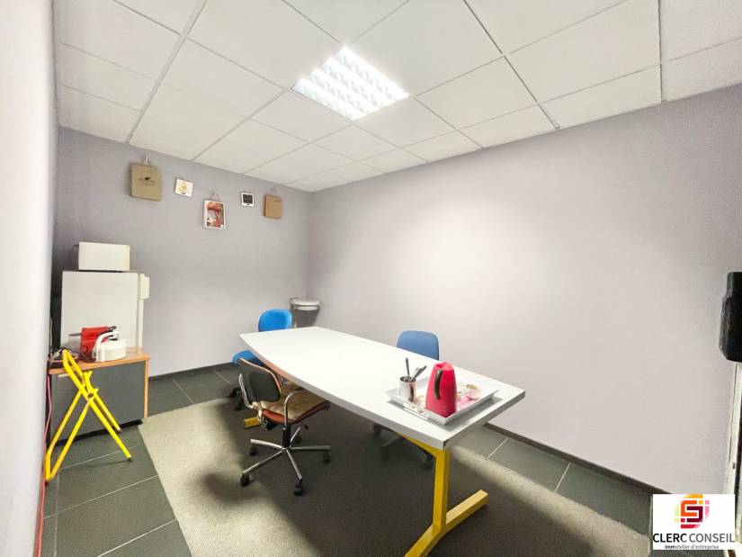 Location - Bureaux 157m² - Saint-jean-du-cardonnay