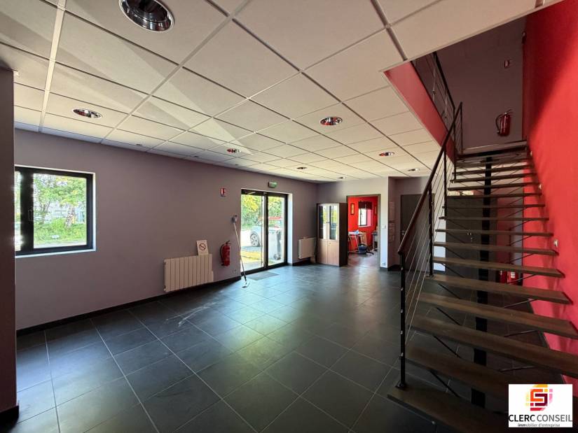 Location - Bureaux 157m² - Saint-jean-du-cardonnay