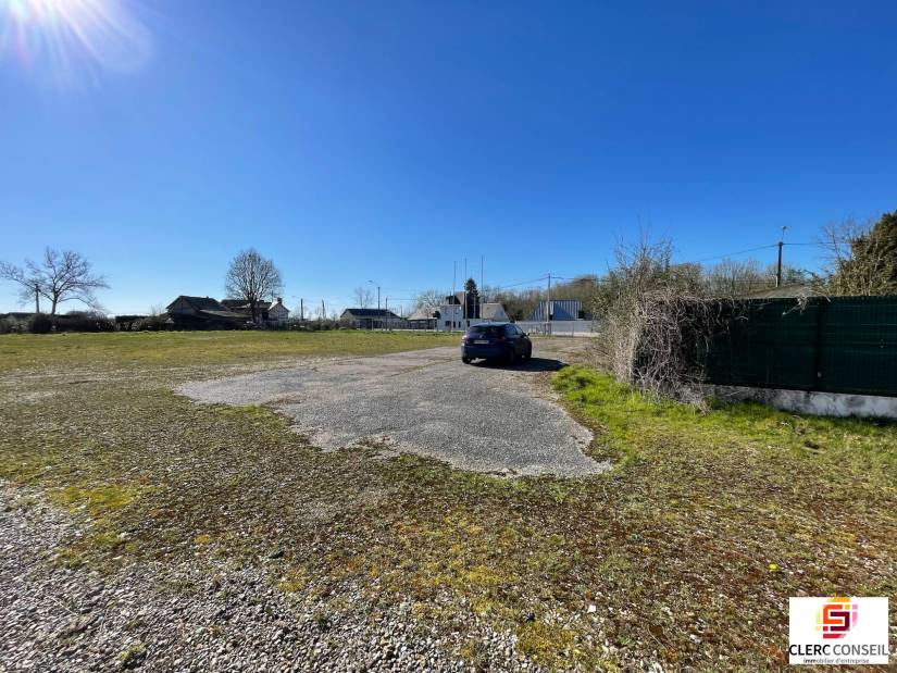 Vente - Local d'activité 1550m² - Saint-denis-des-monts