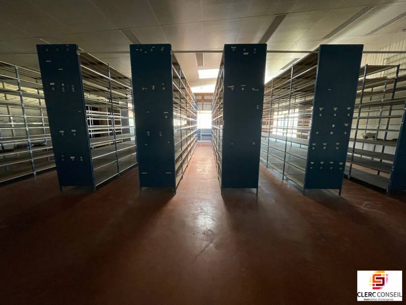 Vente - Local d'activité 1550m² - Saint-denis-des-monts