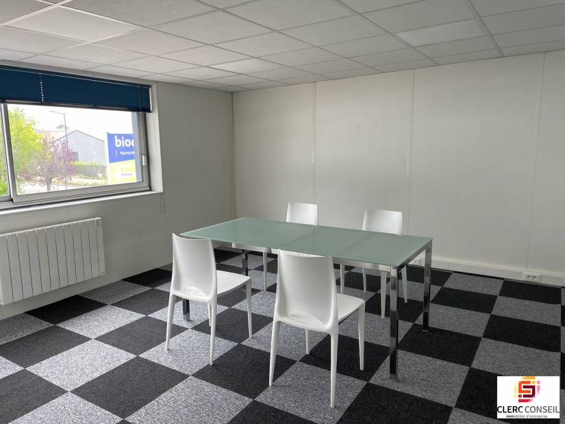 Location - Bureaux 85m² - Louviers