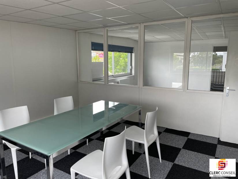 Location - Bureaux 85m² - Louviers
