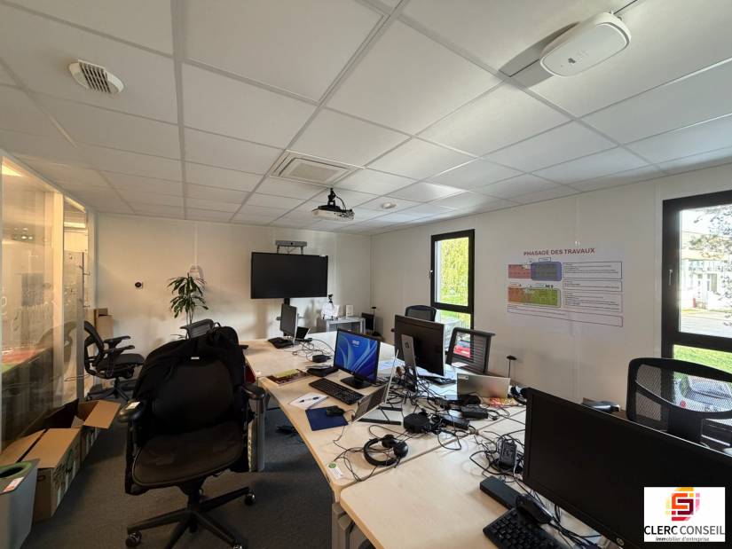 Location - Bureaux 243m² - Mont-saint-aignan