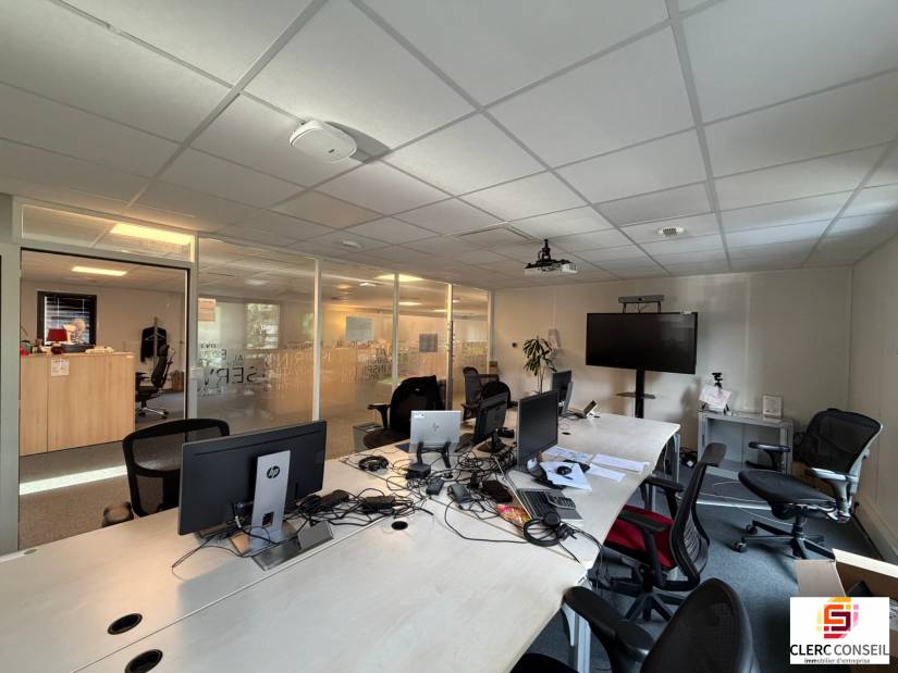 Location - Bureaux 243m² - Mont-saint-aignan