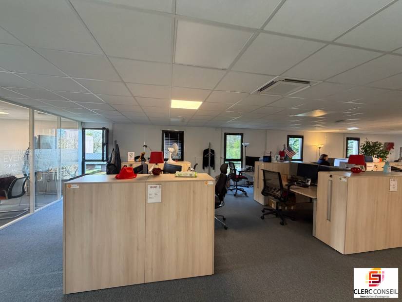 Location - Bureaux 243m² - Mont-saint-aignan