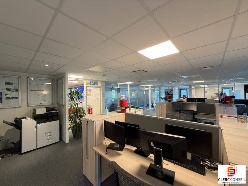 Location - Bureaux 243m² - Mont-saint-aignan
