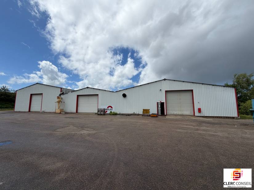 Vente - Local d'activité 2420m² - Saint-Étienne-du-rouvray