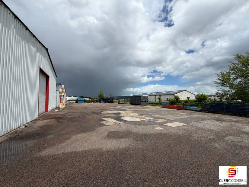 Vente - Local d'activité 2420m² - Saint-Étienne-du-rouvray