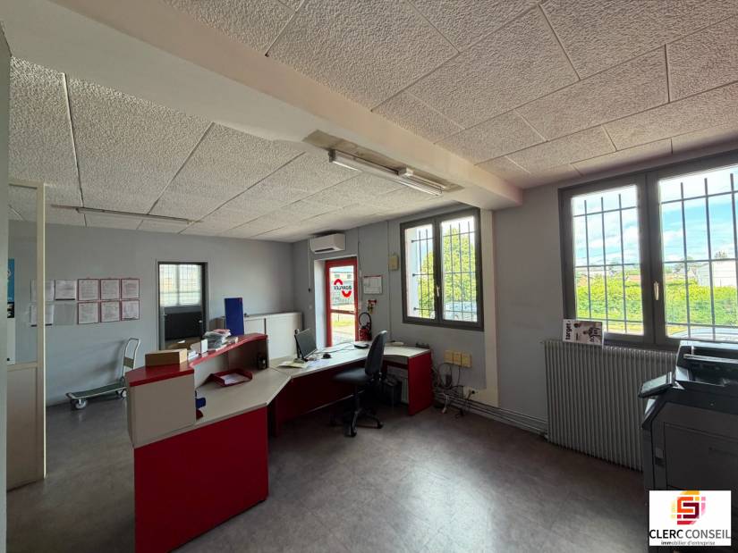 Vente - Local d'activité 2420m² - Saint-Étienne-du-rouvray