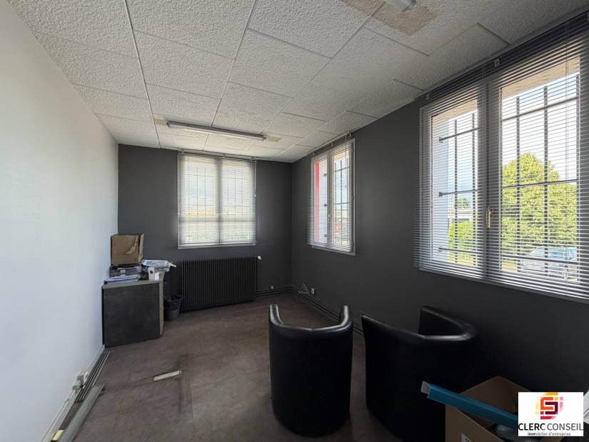 Vente - Local d'activité 2420m² - Saint-Étienne-du-rouvray