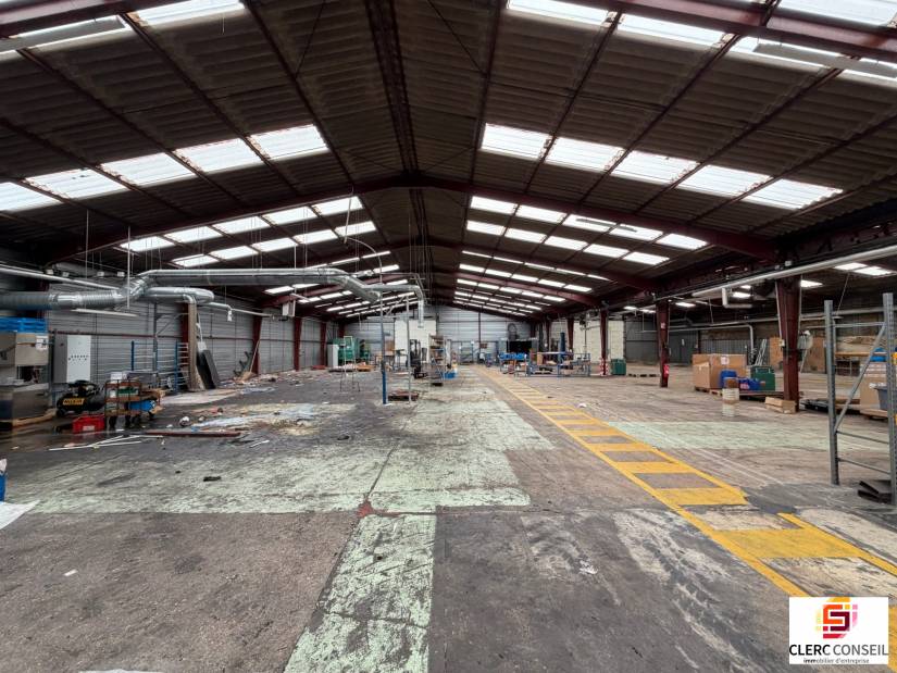 Vente - Local d'activité 2420m² - Saint-Étienne-du-rouvray