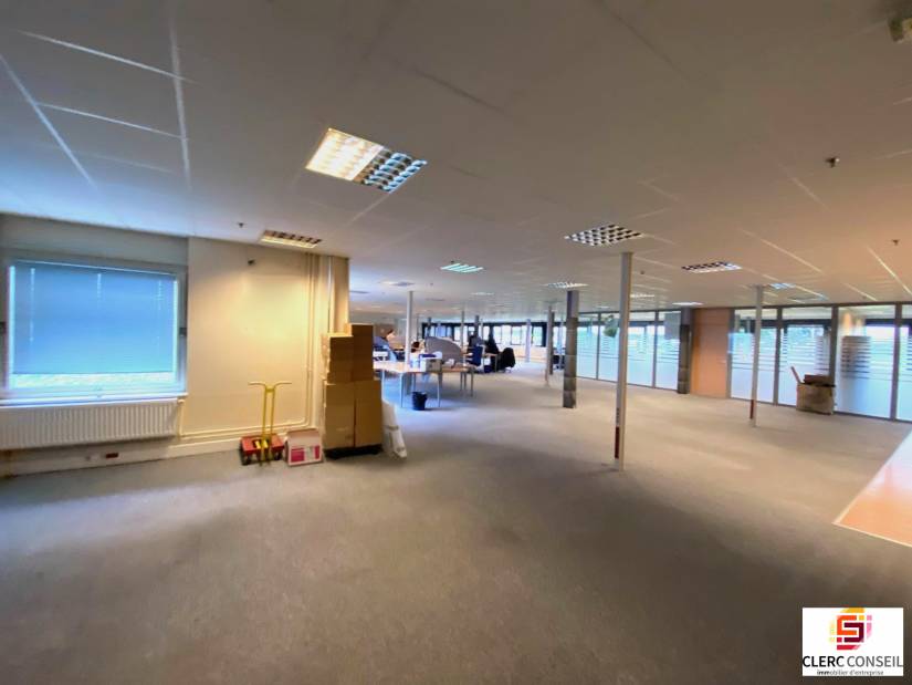 Location - Bureaux 621m² - Louviers