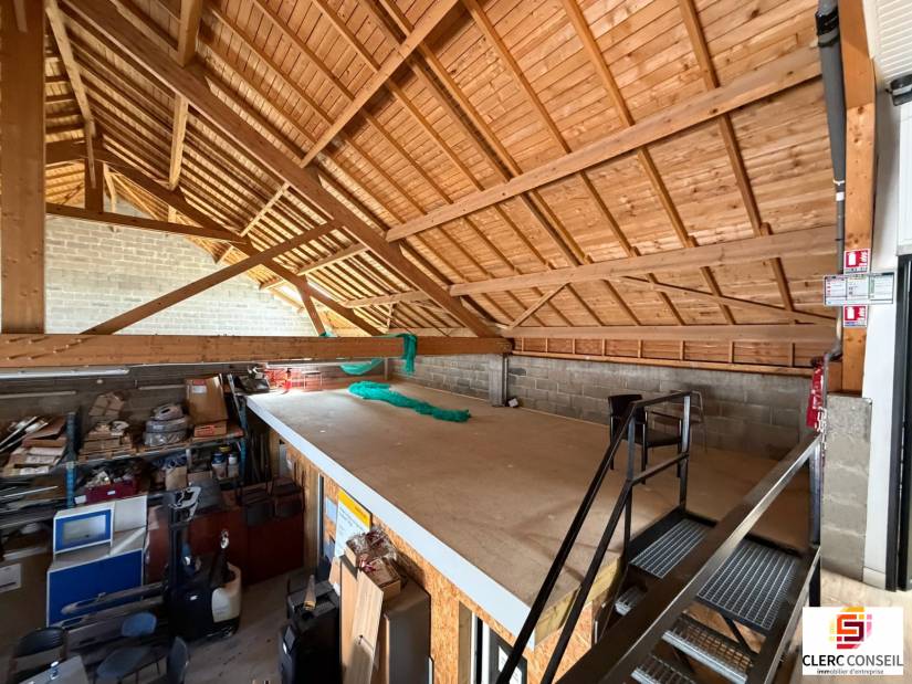 Location - Local d'activité 288m² - Saint-jacques-sur-darnétal