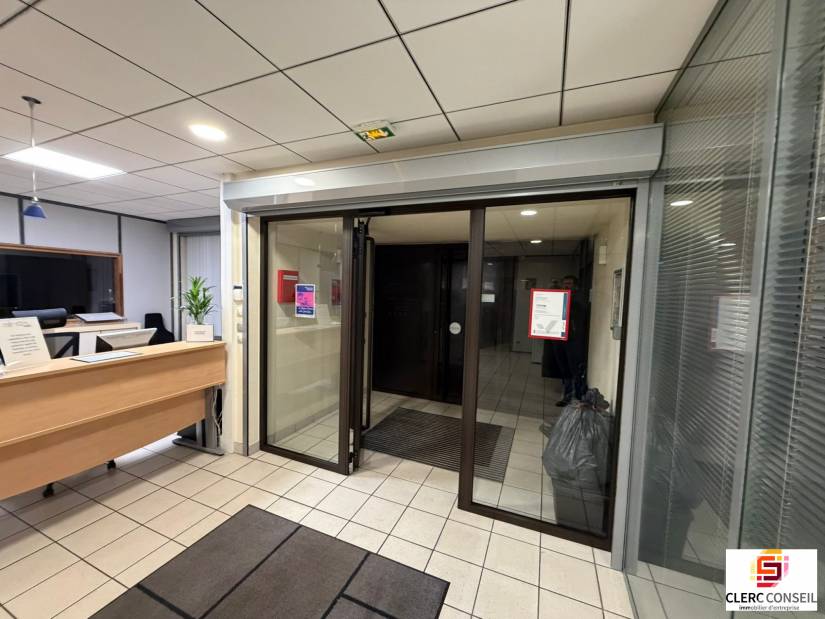 Vente - Bureaux 549m² - Mont-saint-aignan