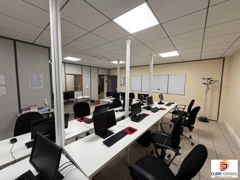 Vente - Bureaux 549m² - Mont-saint-aignan